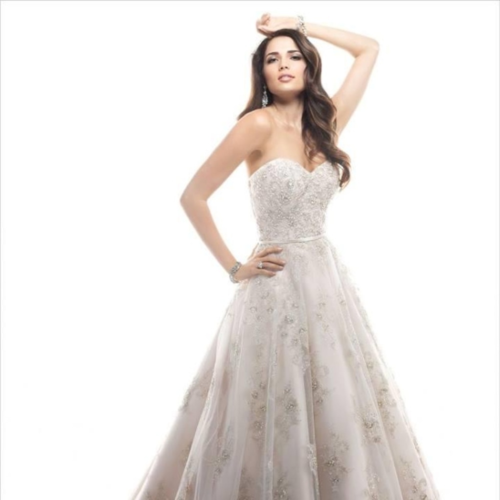 Wedding Dress  Hannah Gown Size 8